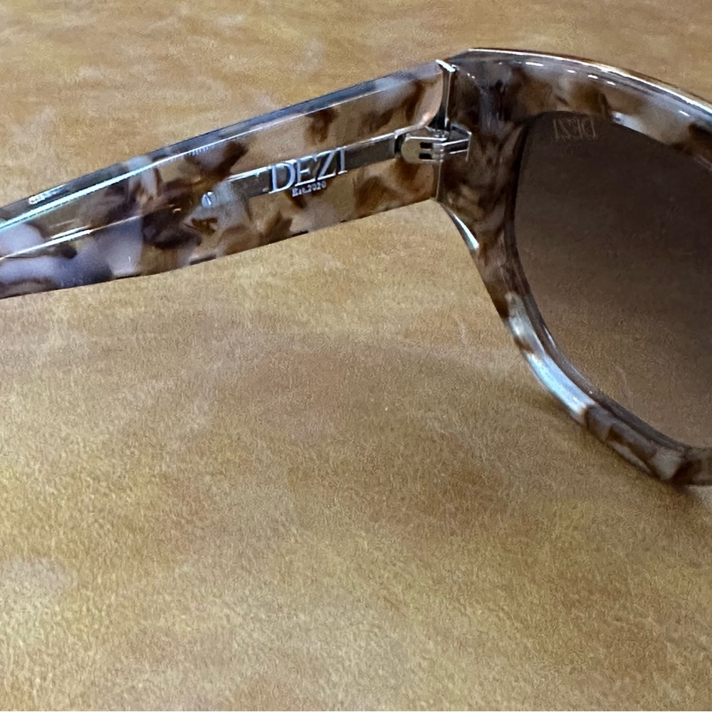 Dezi Charge It Sunglasses - Picture 6 of 11